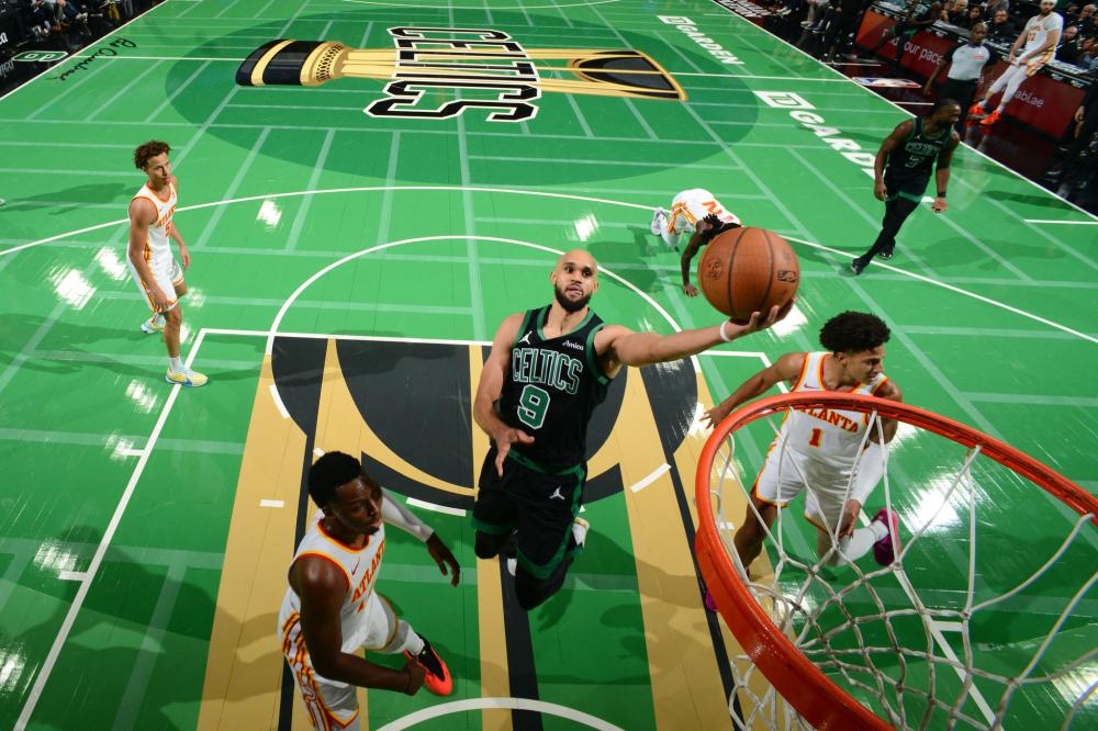 在篮球场上 在篮球场上